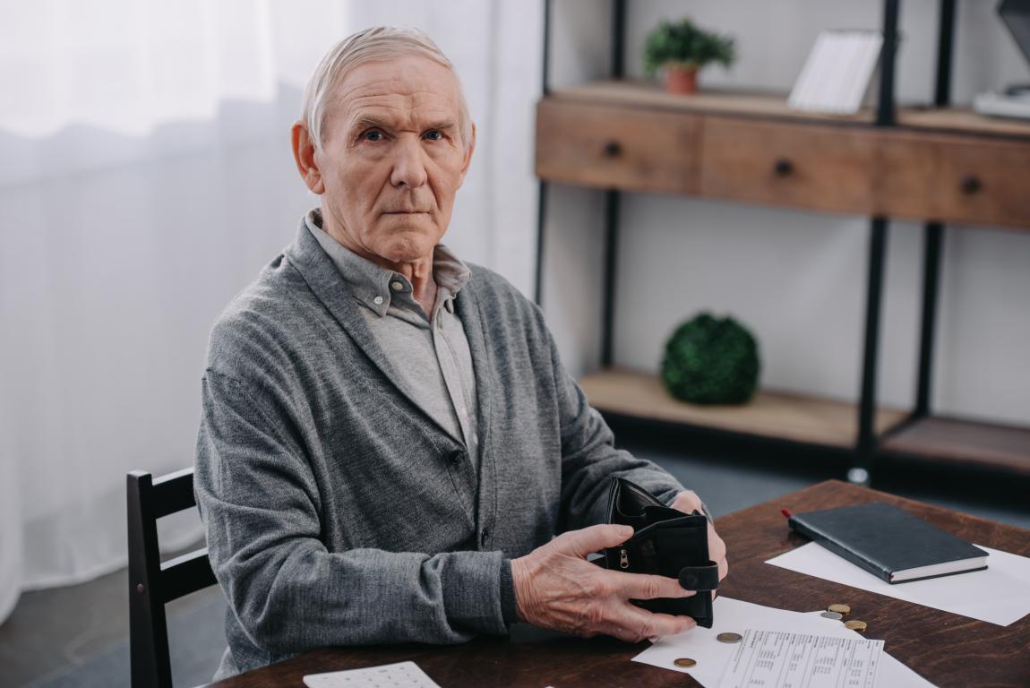 A Replica Credit Card And Driving Licence Can Help Someone Living With Dementia by The Card Project UKA Replica Credit Card And Driving Licence Can Help Someone Living With Dementia by The Card Project UK