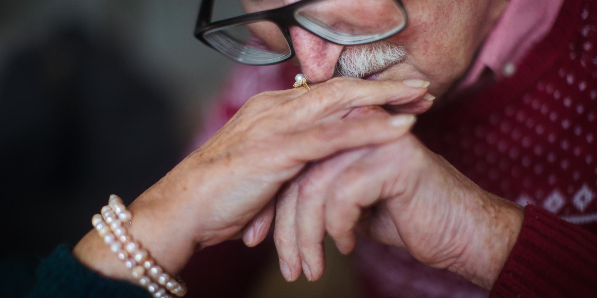 How A Replica Credit Card And Driving Licence Can Help Someone Living With Dementia by The Card Project UK