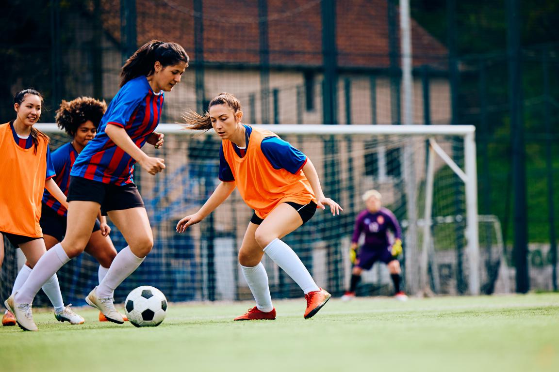 Women’s grassroots team playing